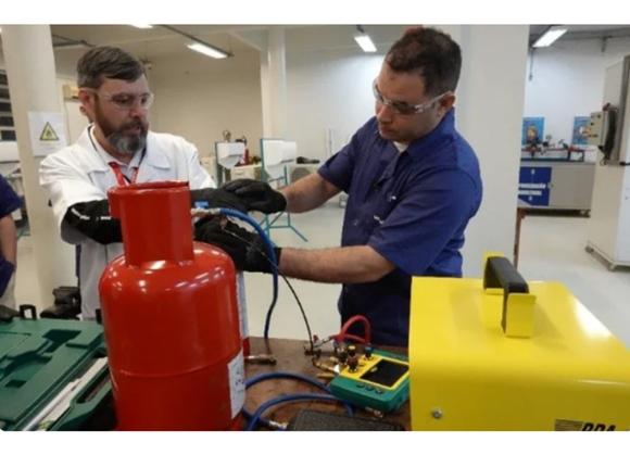 Brasile: 700 tecnici formati sull’uso sicuro dei refrigeranti infiammabili